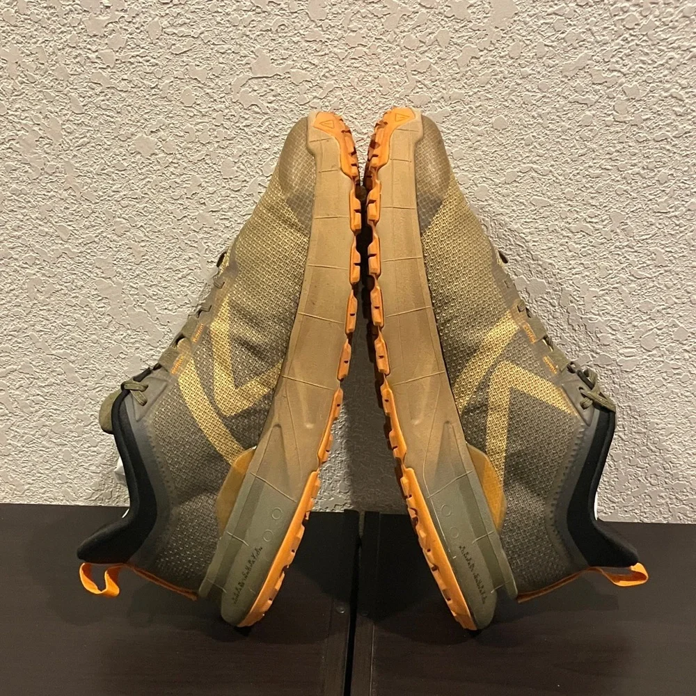 KEEN Men's Green and Tan Athletic Shoes - Picture 5 of 8